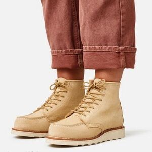 Red Wing 6-inch classic Moc size 8 in cream
